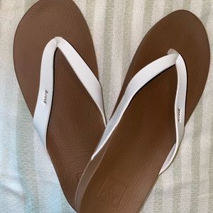 Reef Women’s Cushion Court Flip Flops